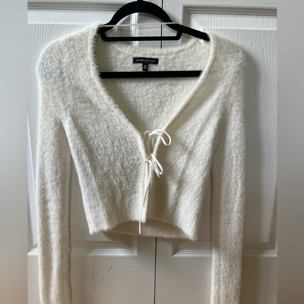 BLUE AND WHITE KENDALL&KYLIE double tie front sweaters